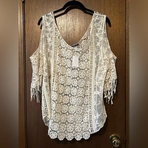Stunning Boho style Cold Shoulder blouse by Charlotte Russe - size 1XL